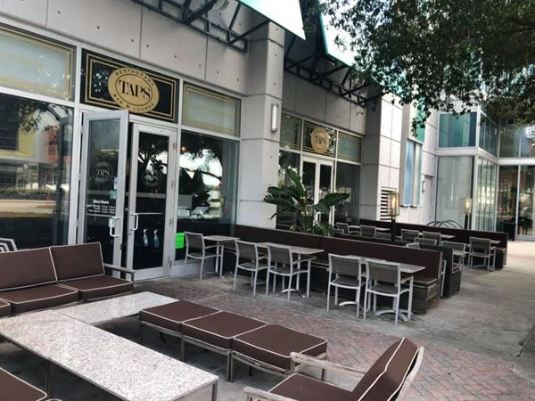 Taps Restaurant Bar & Lounge