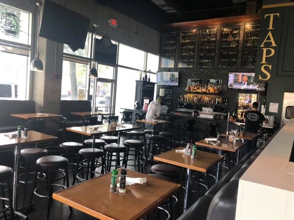Taps Restaurant Bar & Lounge