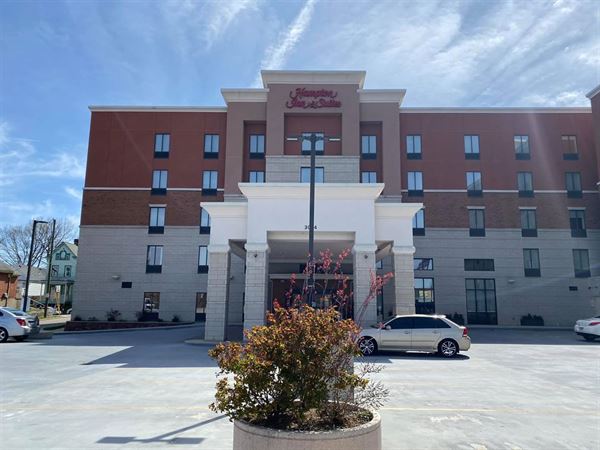 Hampton Inn & Suites Cincinnati/Uptown-University Area