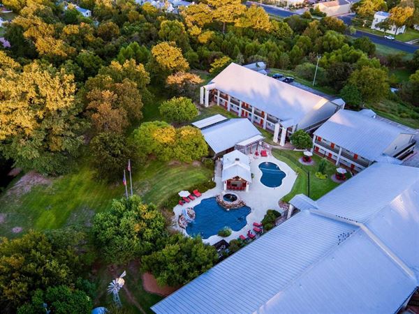 Fredericksburg Inn & Suites