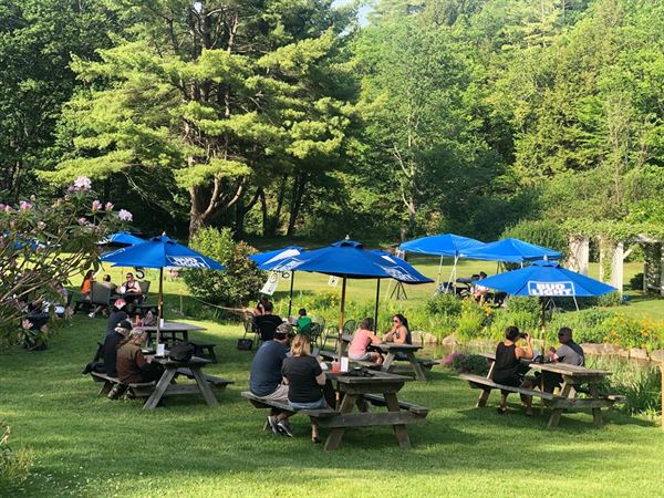 Molly's Tavern And Restaurant