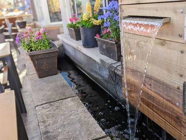 1908 An Uptown Eatery