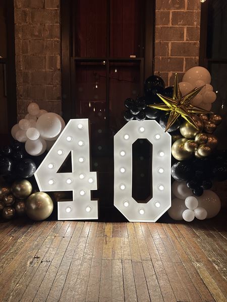 Noor Events: Marquee lights