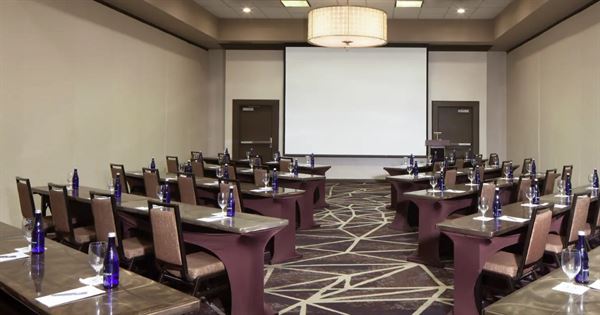 Embassy Suites Philadelphia Airport