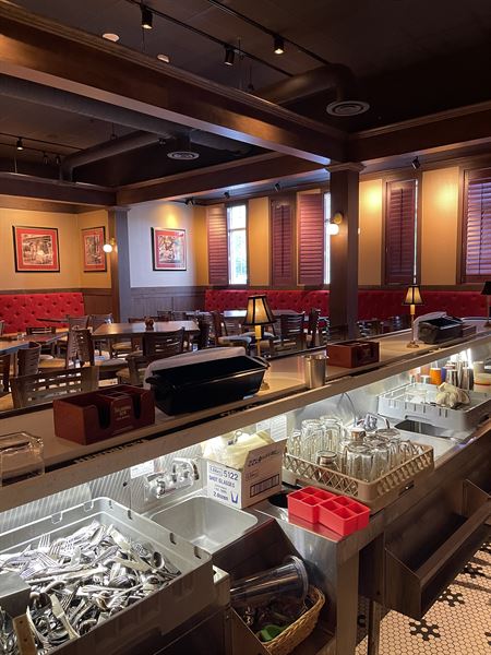 Seven Dining  & Catering at Park Manor Hotel