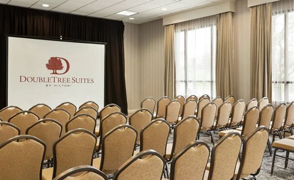 DoubleTree by Hilton Hotel Detroit - Novi