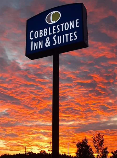 Cobblestone Inn & Suites