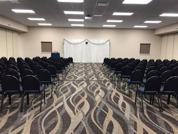 Cobblestone Inn & Suites