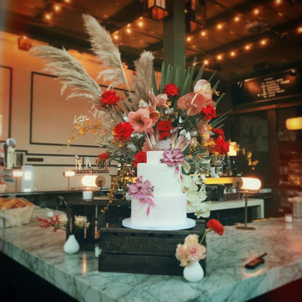 Syndicated - Bar + Theater + Kitchen