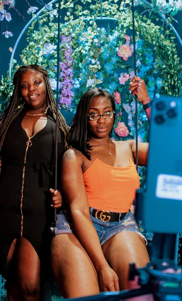 Oakland Park Selfie Museum