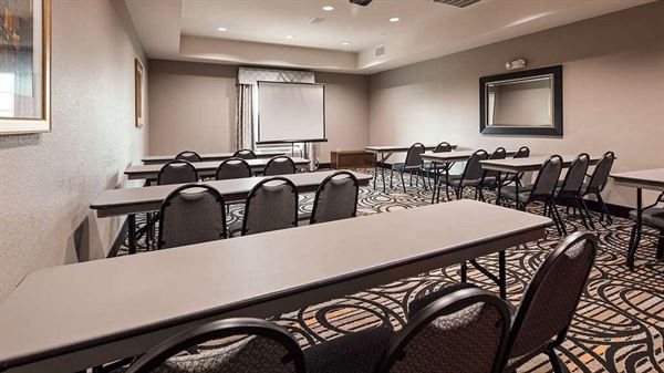 Best Western Plus - Kenedy Inn