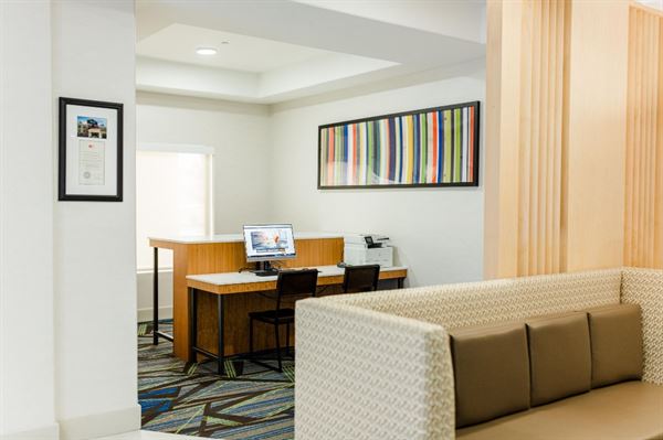 Holiday Inn Express & Suites Greenville