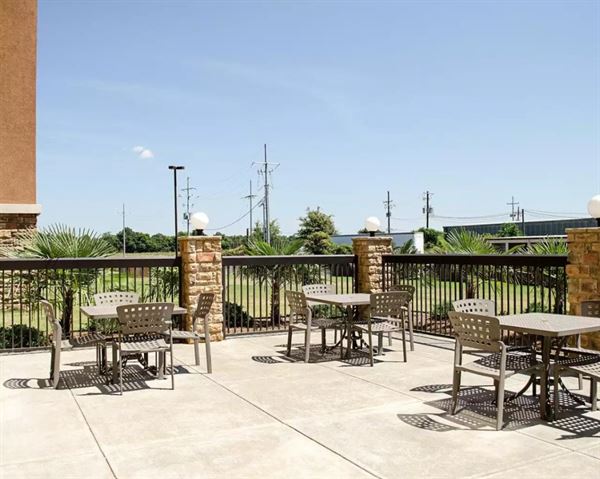 Comfort Suites Greenwood