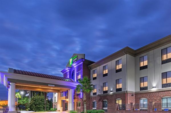 Holiday Inn Express & Suites Picayune-Stennis Space Cntr.