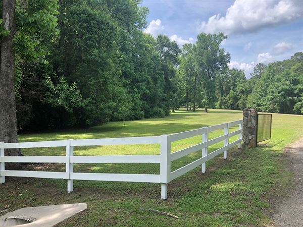 Serenade Oaks Event Facility