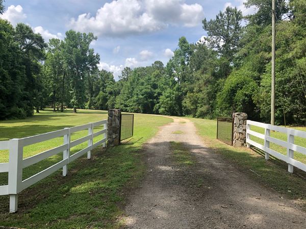 Serenade Oaks Event Facility