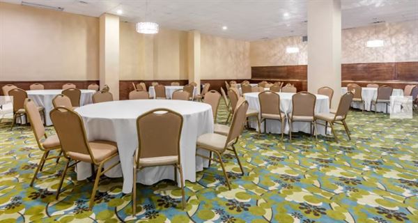 Ramada Plaza Marco Polo Beach Resort