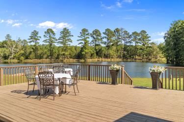 Carnes Lake Banquet Hall