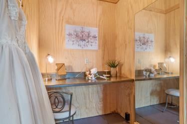 Carnes Lake Banquet Hall