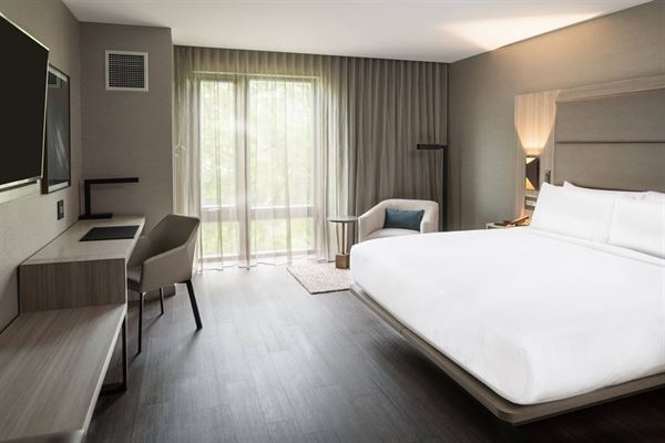 AC Hotel Boston Cleveland Circle