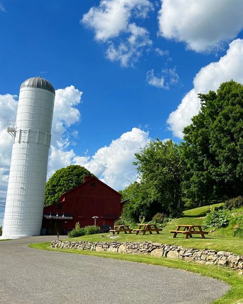 White Silo Farm & Winery