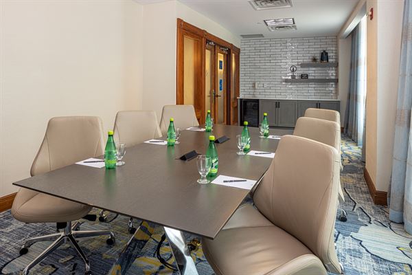 Hilton Austin Airport