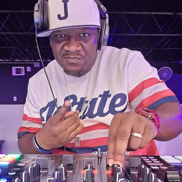DJ TonyHustle