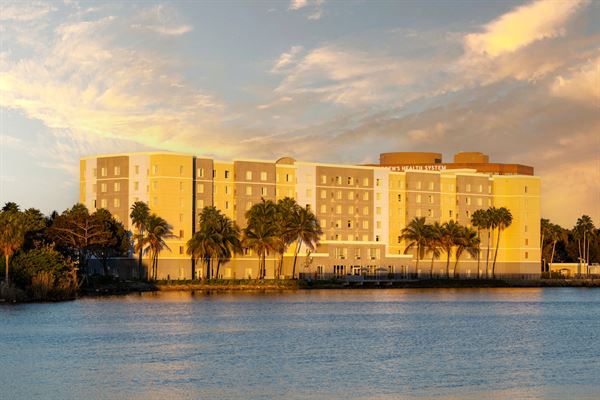 Homewood Suites Miami-Airport/Blue Lagoon