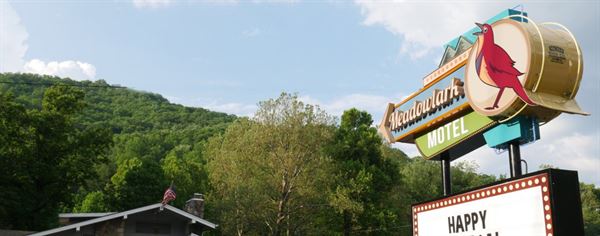 Meadowlark Motel With Restaurant & Bar