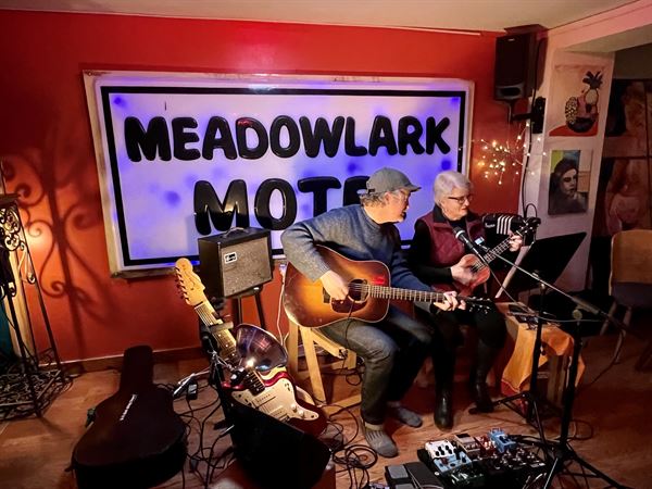 Meadowlark Motel With Restaurant & Bar