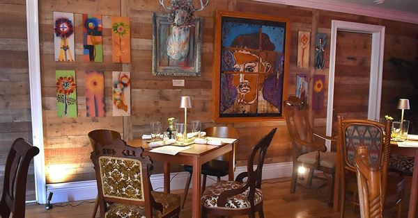 Meadowlark Motel With Restaurant & Bar