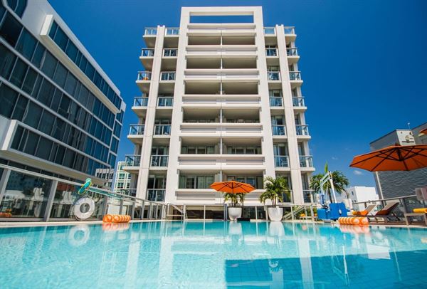 Berkeley Shore Hotel