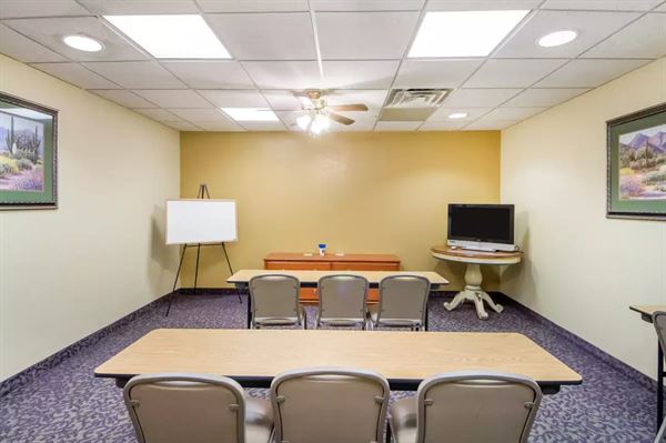 Comfort Inn & Suites MidAmerica Industrial Park Area