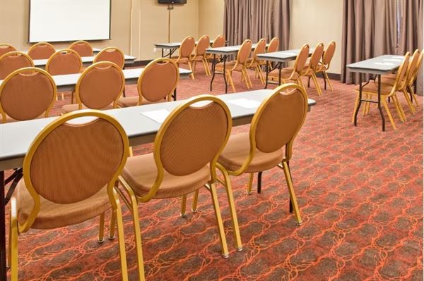 Hampton Inn & Suites Watertown