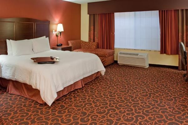 Hampton Inn & Suites Watertown