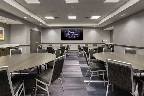 Hampton Inn & Suites Fort Worth Downtown