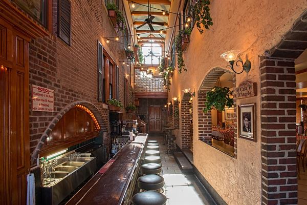 Angelo's Fairmont Tavern