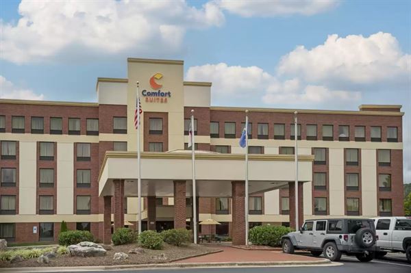 Comfort Suites Biltmore Outlet Center