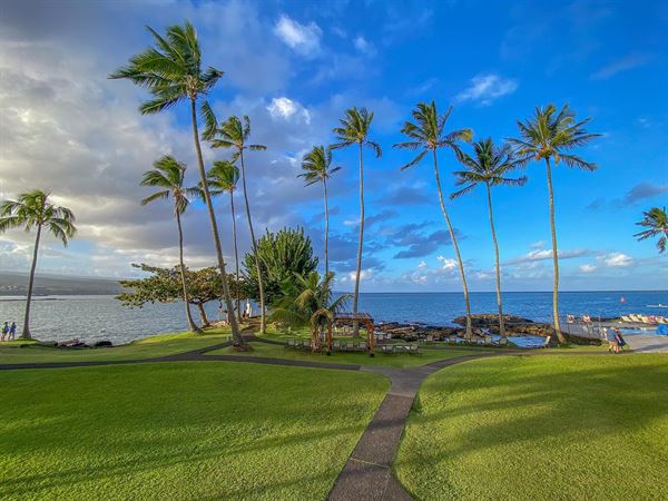Grand Naniloa Resort - A DoubleTree by Hilton