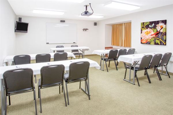 Microtel Inn & Suites by Wyndham Gassaway/Sutton