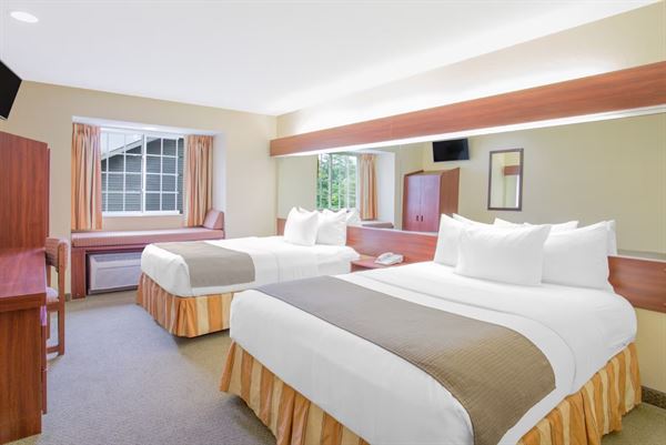 Microtel Inn & Suites by Wyndham Gassaway/Sutton