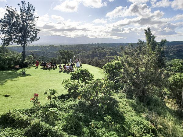 Hawaii Vista Weddings at Manana Hills Estate