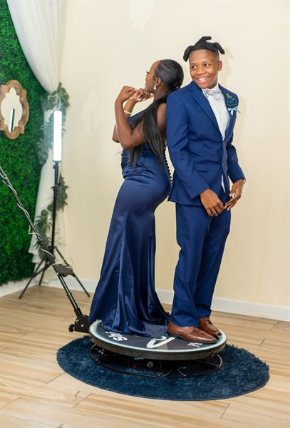 Shine Bright 360 Photobooth