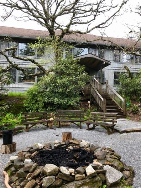 The Mountain Retreat & Learning Centers Inc