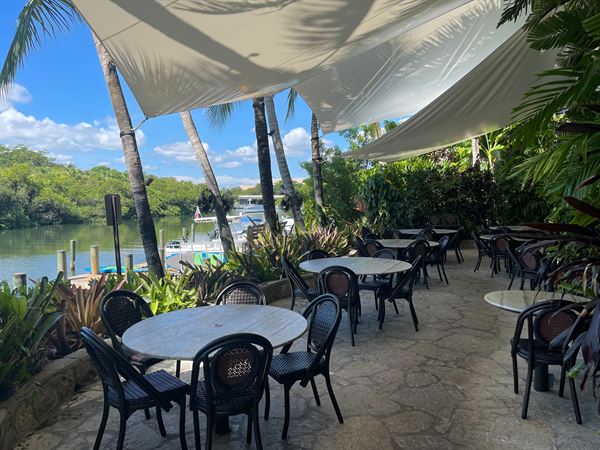 Guanabanas Restaurant