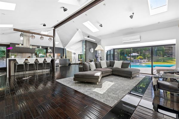 Gorgeous Beverly Hills Home