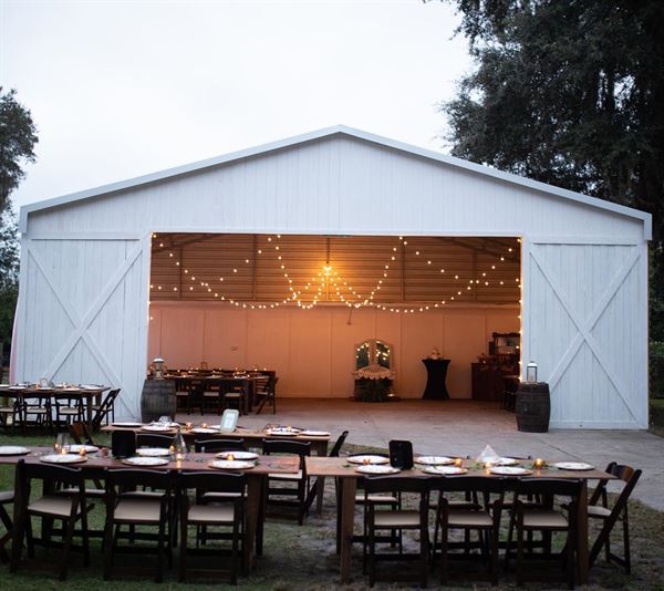 Enchanted Oaks Farm & Lakehouse