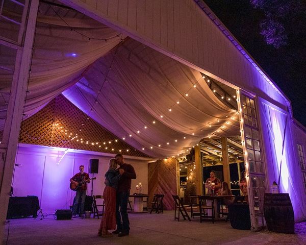 Enchanted Oaks Farm & Lakehouse