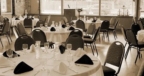 Elsie's Restaurant Bar & Bowling Center