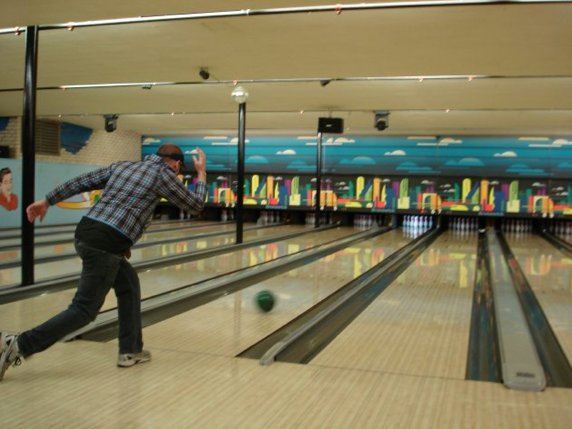 Elsie's Restaurant Bar & Bowling Center